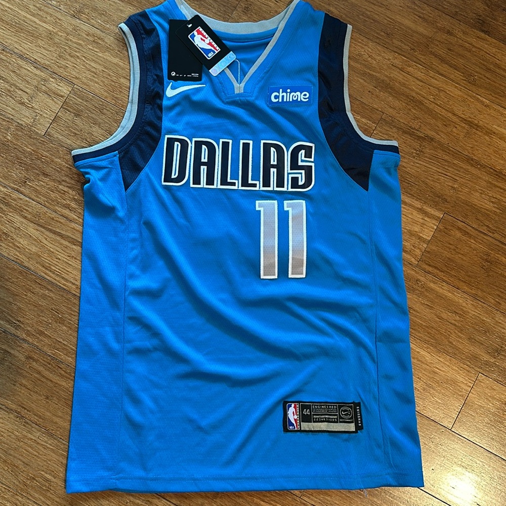 NWT Dallas Mavericks #11 Irving